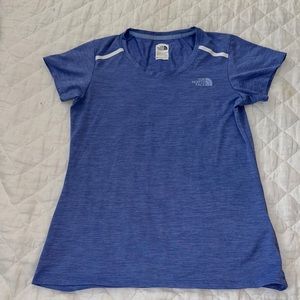 The North Face Women’s Short Sleeve T sz small EUC
